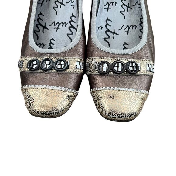 UTV Un Tour En Ville Metallic Bronze Toe Details Leather Ballet Flat Shoes - Picture 2 of 8